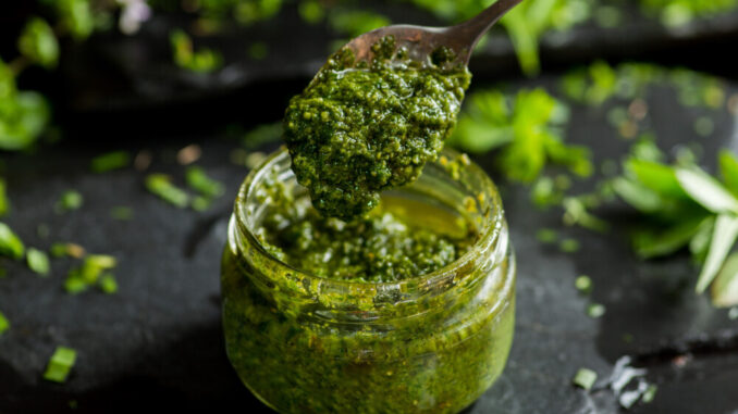 skābeņu-un-zaļumu-pesto-291399b